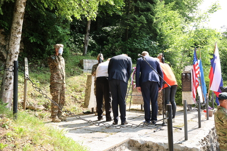 Spominska slovesnost v Češnjicah  (9)